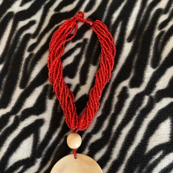 Red necklace - Picture 2 of 2